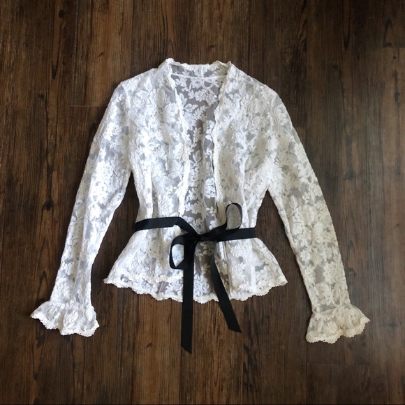 Vintage White Lace Embroidered Shabby Chic Cottagecore Cardigan Jacket with Belt - Picture 2 of 7